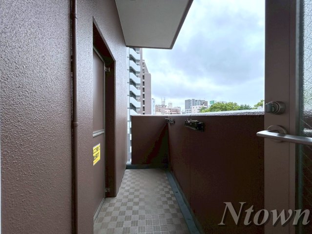 バルコニー　陽当たり良好なバルコニーです