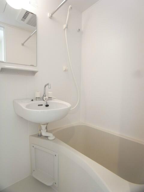 バス・シャワールーム　?