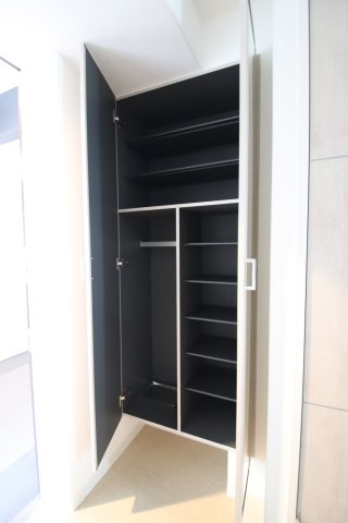 玄関　同シリーズ別物件の写真です。