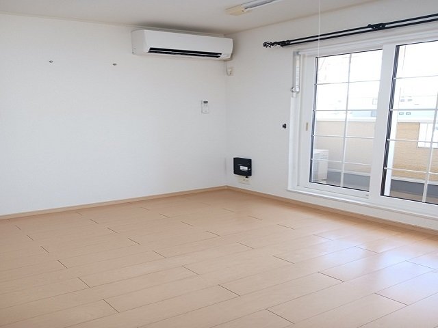 居室・リビング　こちらのリビングで趣味の時間をお楽しみください