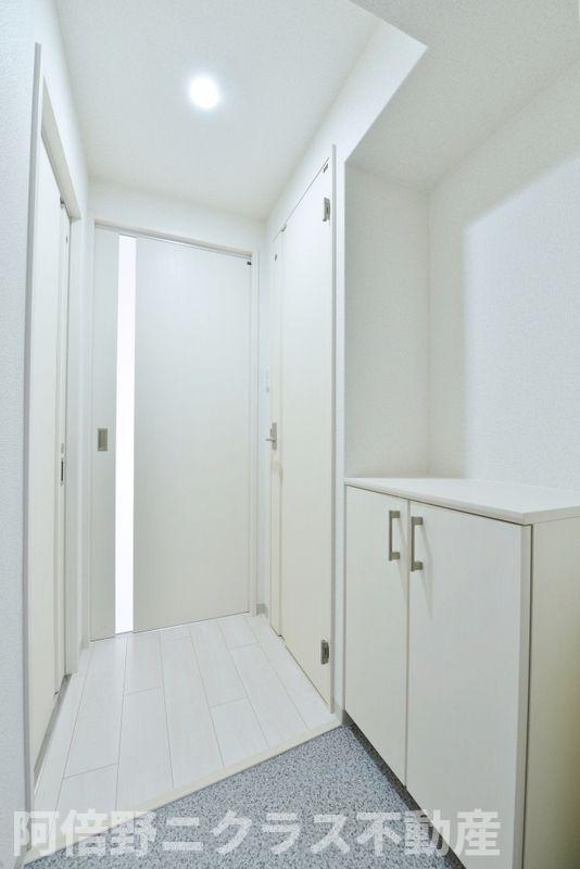 玄関　内装は別部屋の参考写真です。