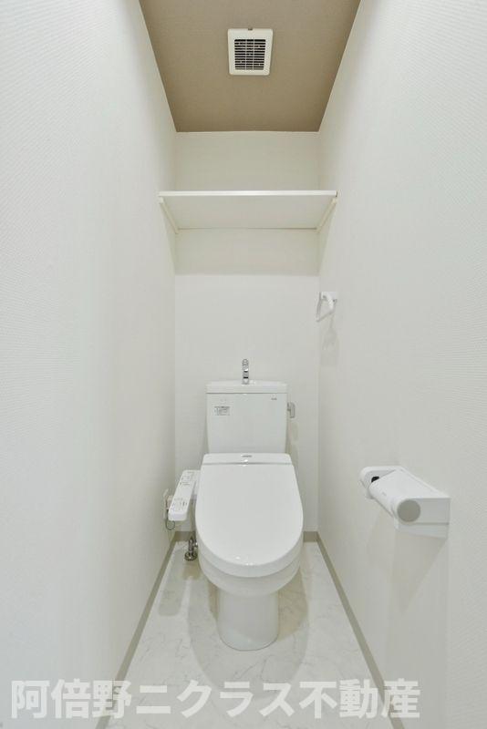 トイレ　内装は別部屋の参考写真です。