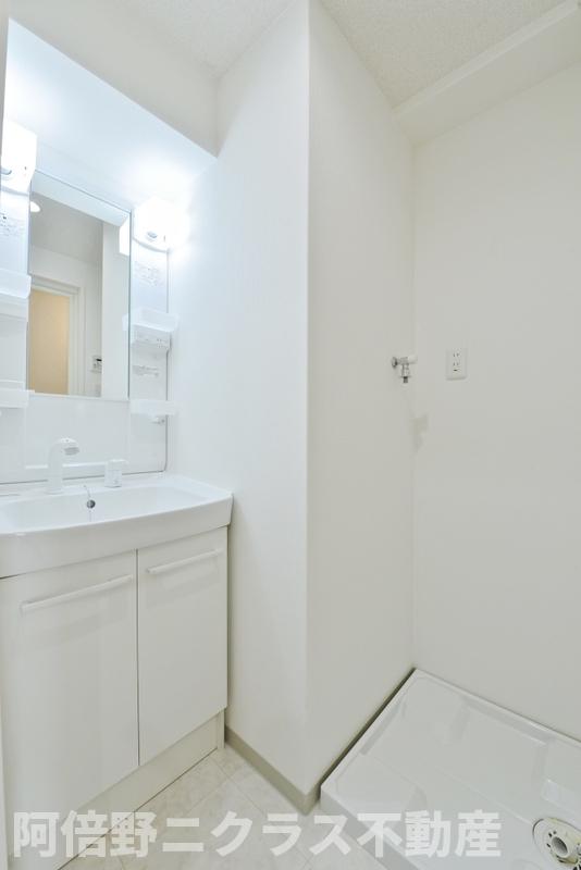 その他　内装は別部屋の参考写真です。