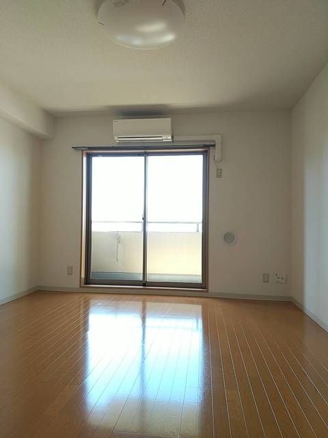 居室・リビング　☆明るい洋室☆