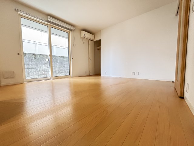 居室・リビング　別号室参考写真