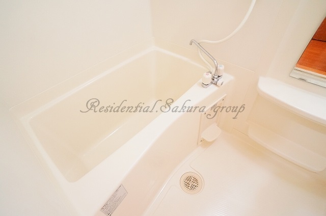 バス・シャワールーム　雨の日でも安心の浴室乾燥機付きです♪