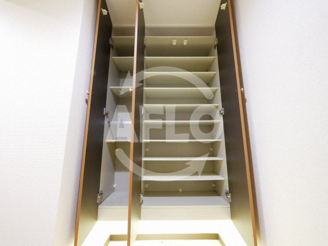 玄関　アヴァンセクール西天満5丁目　シューズボックス