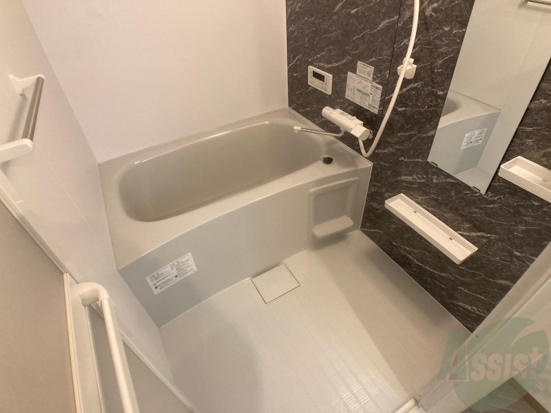 バス・シャワールーム　お風呂になります。一日の疲れを癒してくださいね。