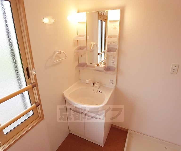 洗面設備　独立洗面台です。