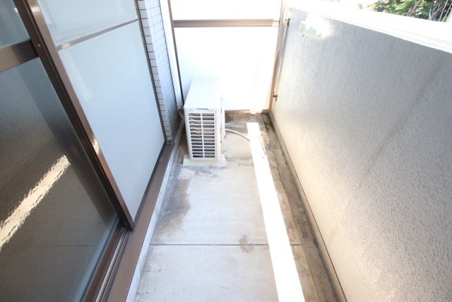 バルコニー　※別部屋の参考写真のため、現状優先です。