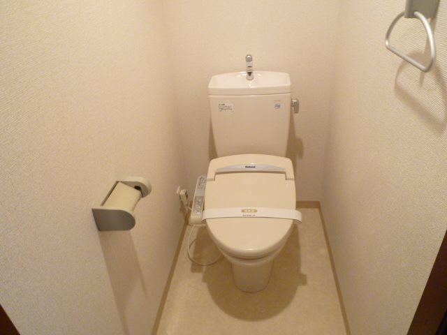 トイレ　温水洗浄便座