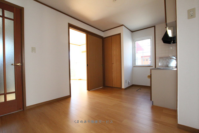 居室・リビング　ゆったりとした居間です ニュークレストールソフィアB棟　10