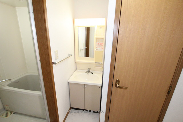 洗面設備　独立洗面台で身支度をすべて済ませてしまいましょう ニュークレ