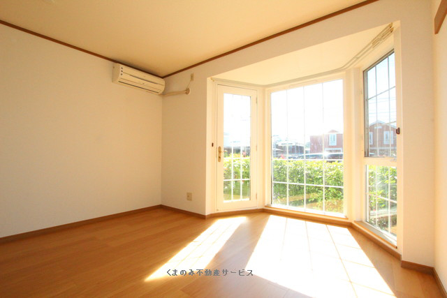 居室・リビング　A棟102号室にはエアコンつきません。 ニュークレストールソ