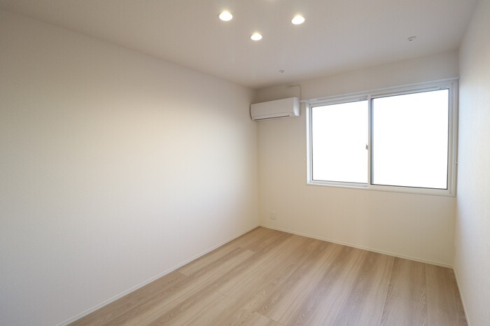 その他部屋・スペース　4.6帖、4.6帖、6.4帖の洋室が御座います。