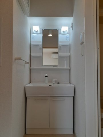 洗面設備　コンパクトで使いやすい洗面所