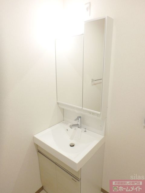 洗面設備　同施工会社・同型モデルの室内です。（参考写真・イメージ写真）