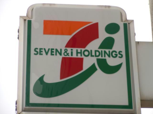 コンビニ　セブンイレブン梅田スカイビル前店（コンビニ）まで428m