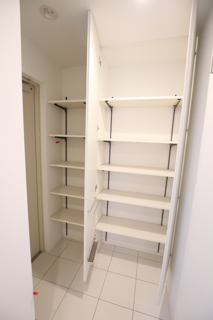 玄関　★玄関にはたっぷり収納が★