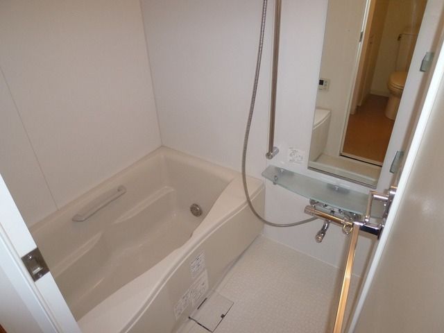 バス・シャワールーム　追い焚き・浴室乾燥機付き