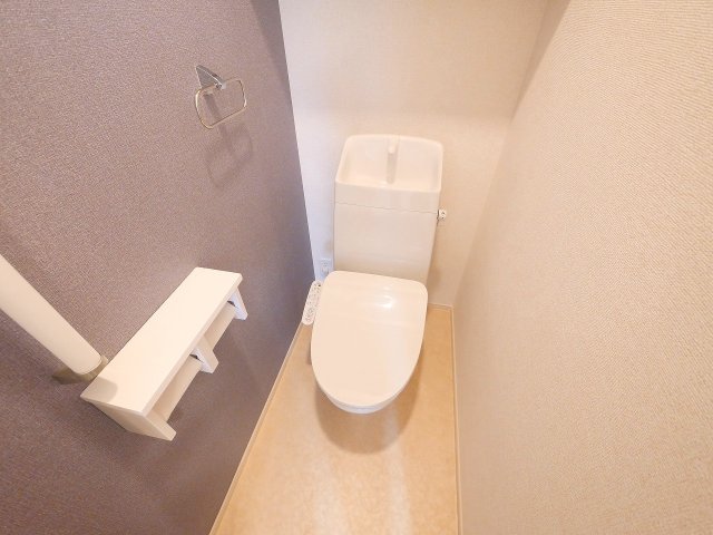 トイレ　清潔感のあるトイレです