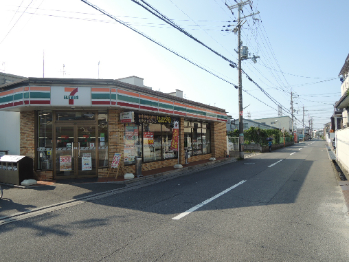 コンビニ　セブンイレブン 八尾老原4丁目店（コンビニ）まで378m
