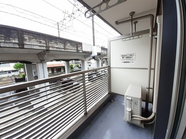 バルコニー　外からの目が気にならないバルコニーで洗濯物が干せます