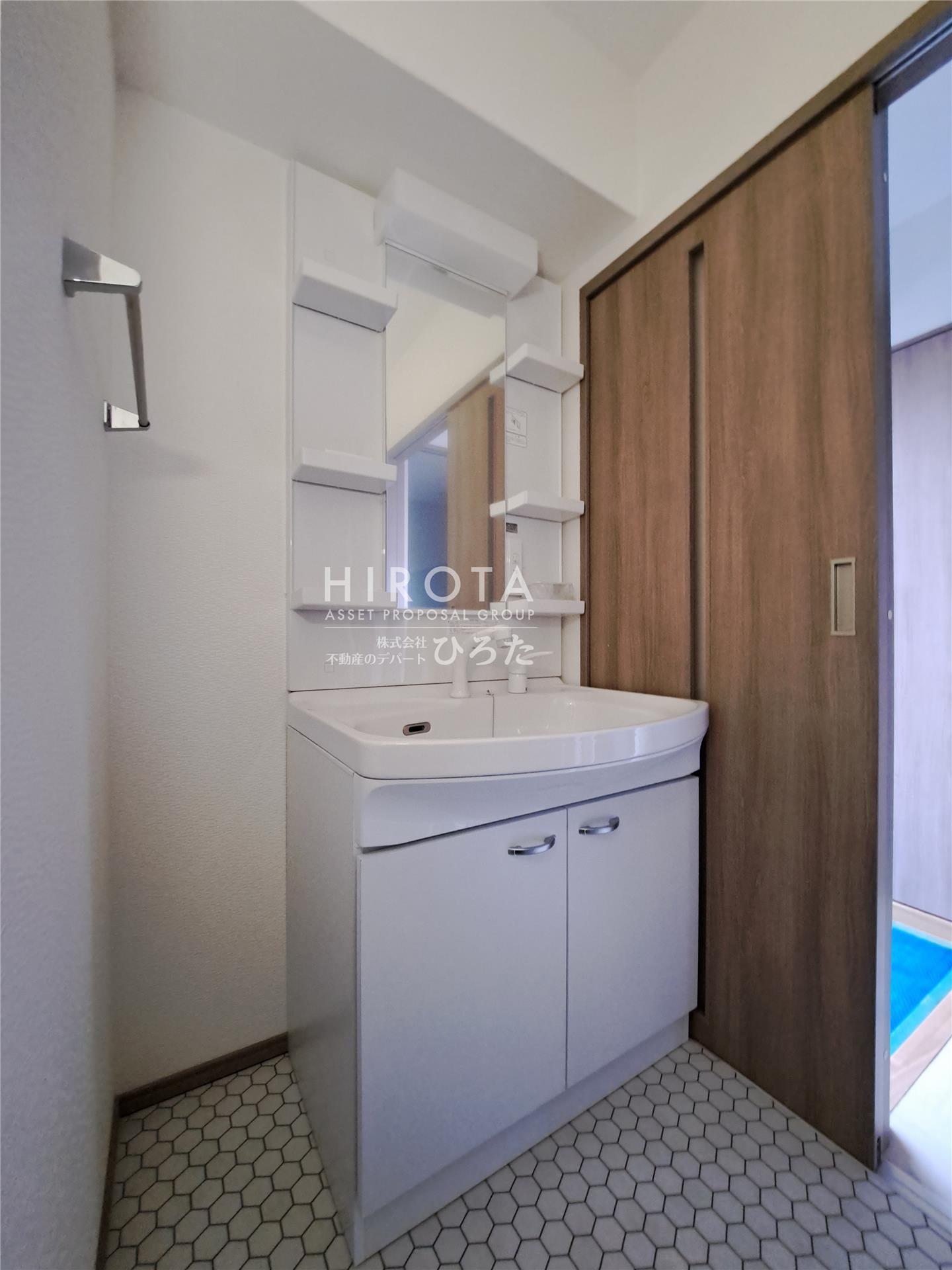 洗面設備　同仕様写真