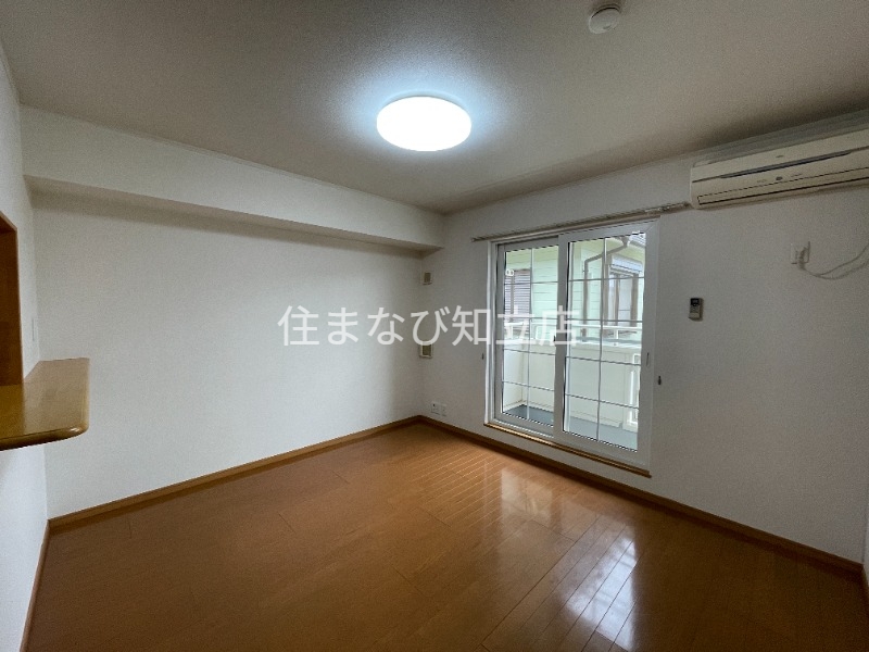 居室・リビング　同型別部屋写真