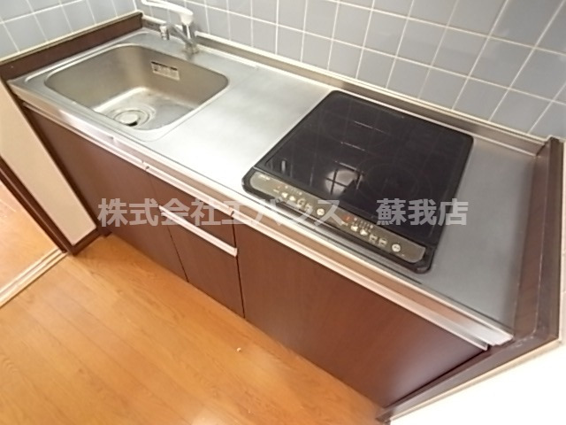 キッチン　コンパクトなキッチンで掃除もラクラク