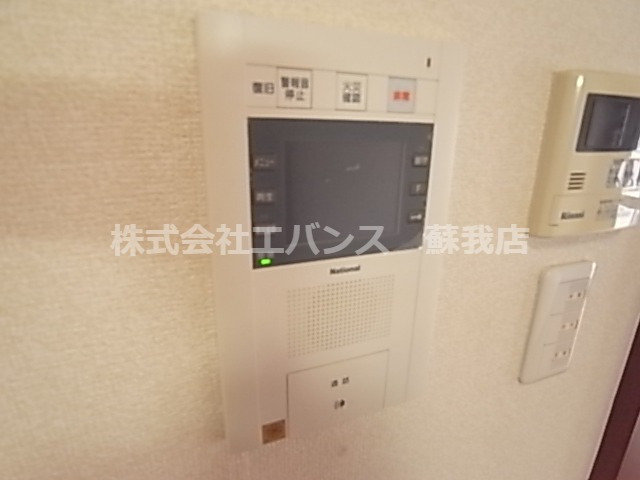 セキュリティ　オートロック付きのTVドアホンとなります。