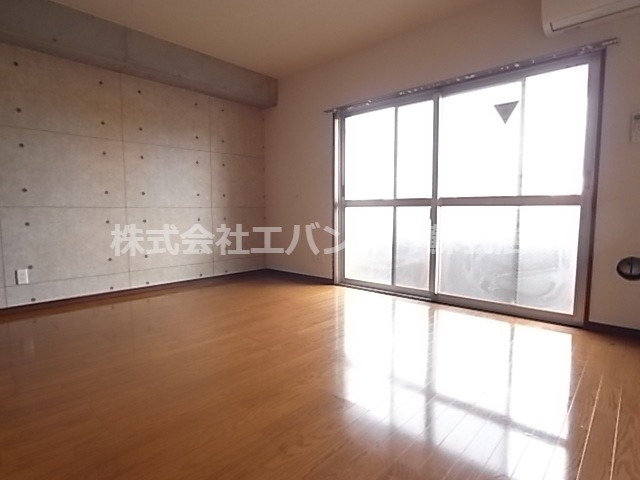 居室・リビング　使いやすい居間です