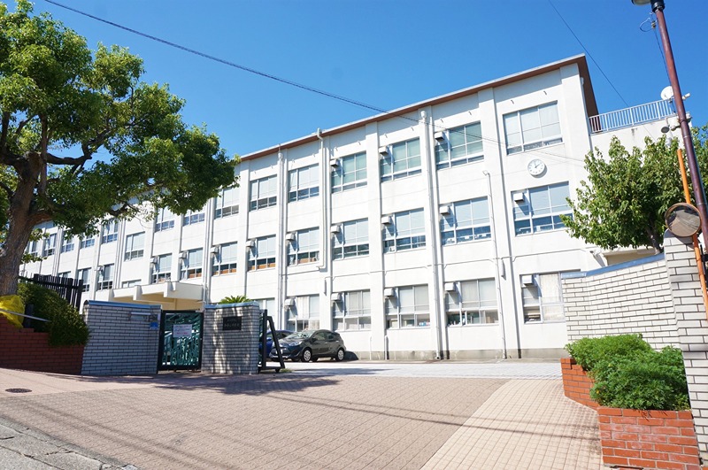 中学校　御幸山中学校（中学校）まで1063m