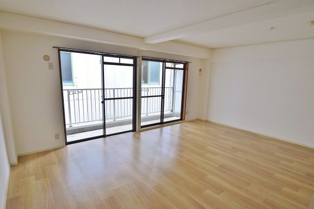 居室・リビング　広々としたリビング♪