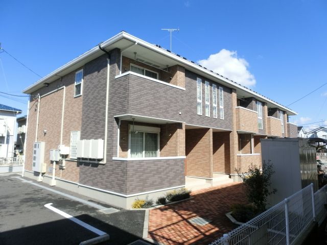 建物外観　２０１３年築のキレイなアパート