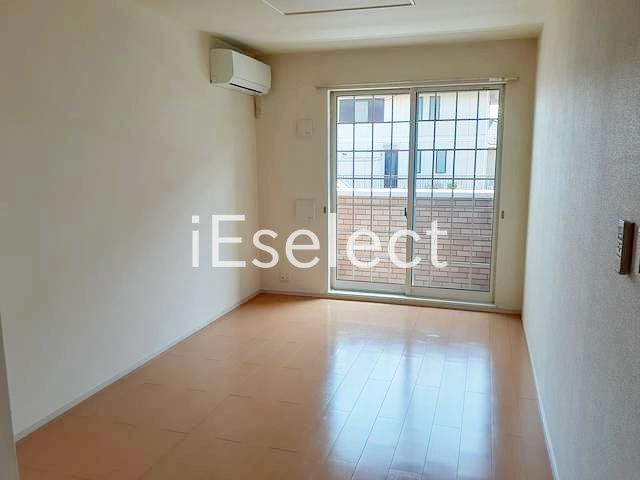 居室・リビング　南東向きで明るいリビングです