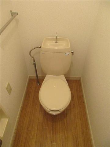 トイレ　もちろんバストイレ別です