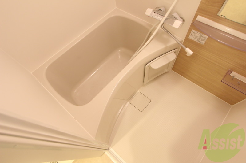 バス・シャワールーム　同タイプ別号室の写真です。