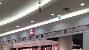 ショッピングセンター　ユニクロイオンモール札幌発寒店（ショッピングセンター）まで998m