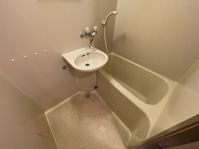 バス・シャワールーム　日々の疲れを癒すお風呂付です