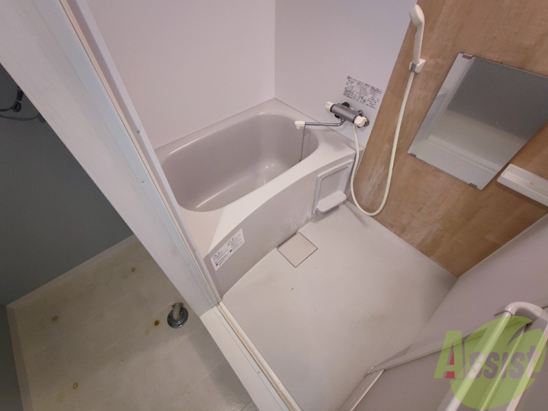 バス・シャワールーム　ユニットバスです。疲れを癒すのに欠かせませんね！