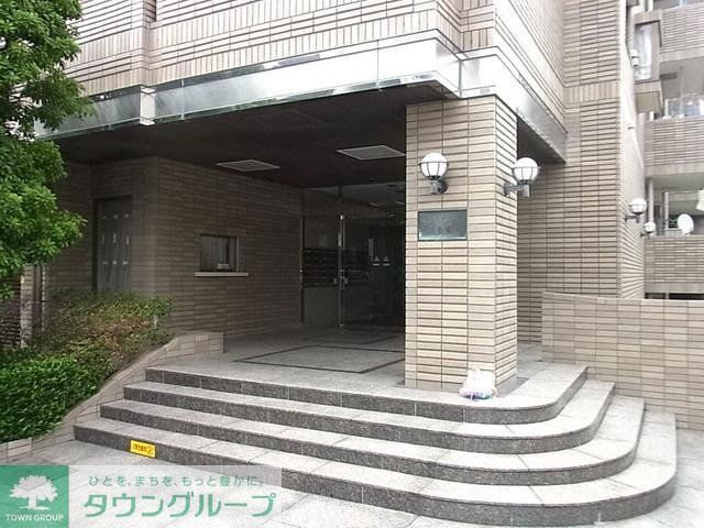 エントランス　★重厚なエントランス★