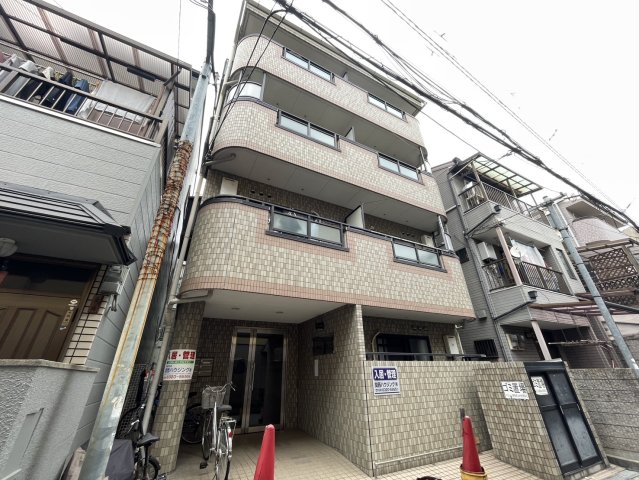 建物外観　シンプルなデザインの外観です