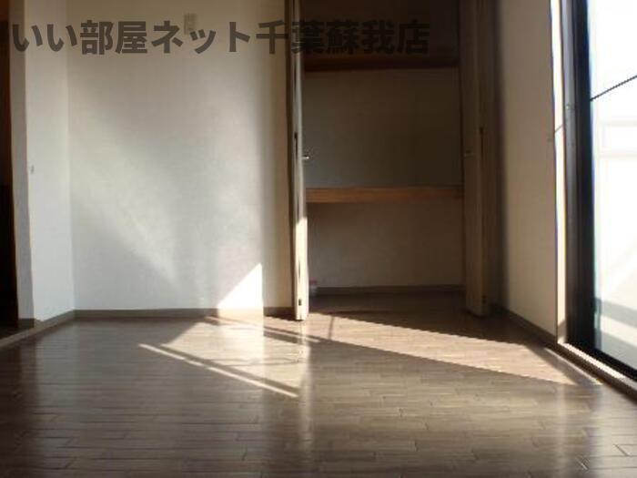 居室・リビング　スタンダードな洋室です