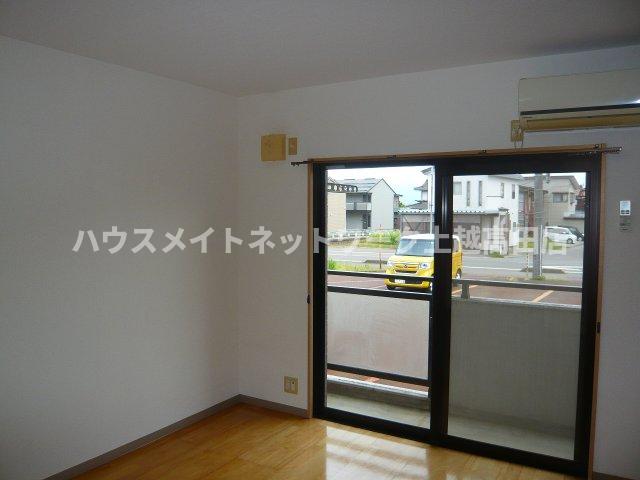 居室・リビング　洋室（参考103室内写真）