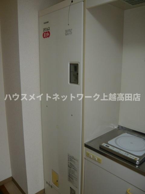 その他設備　電気温水器（参考103室内写真）