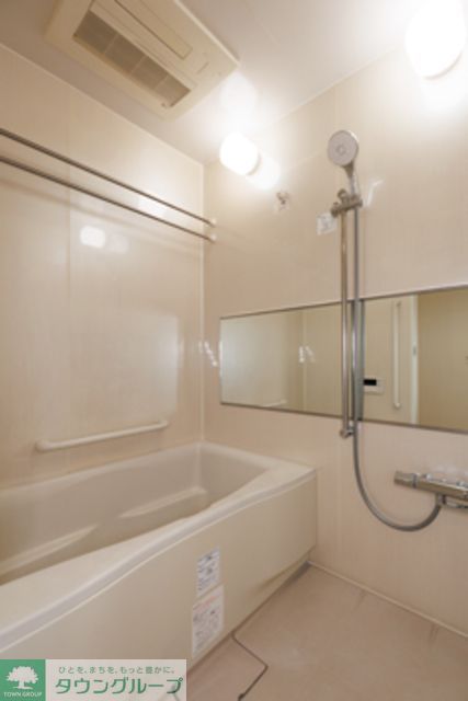 バス・シャワールーム　※写真は同タイプ住戸です。