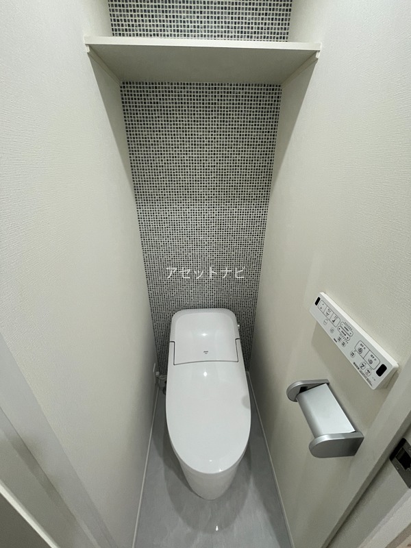 トイレ　※別タイプの参考画像になります。