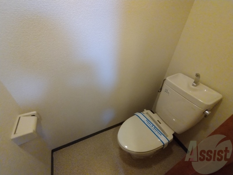 トイレ　こちらはトイレです。清潔感があり、安心して使用できます。