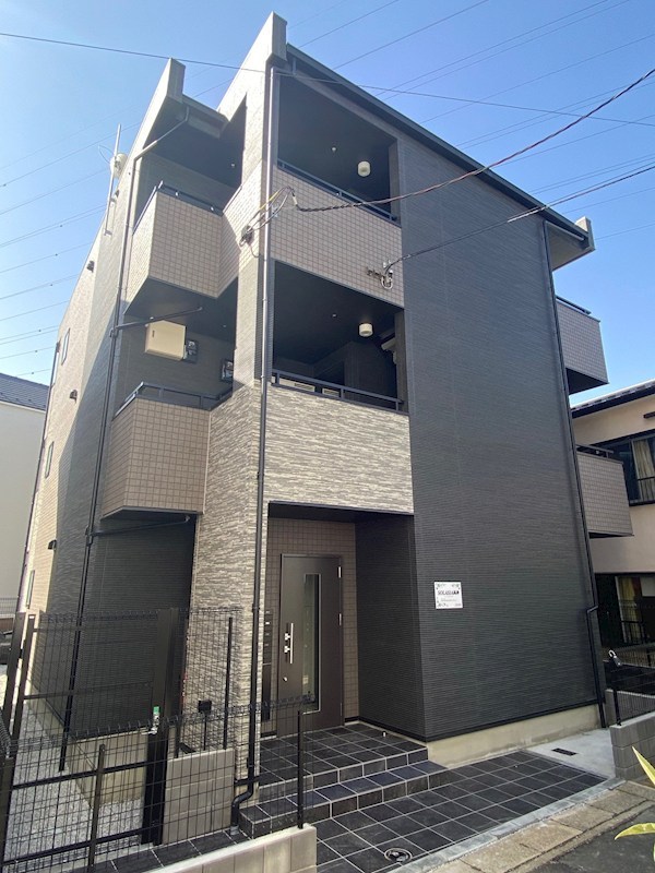 建物外観　【女性のお一人暮らしでも安心のセキュリティ♪】